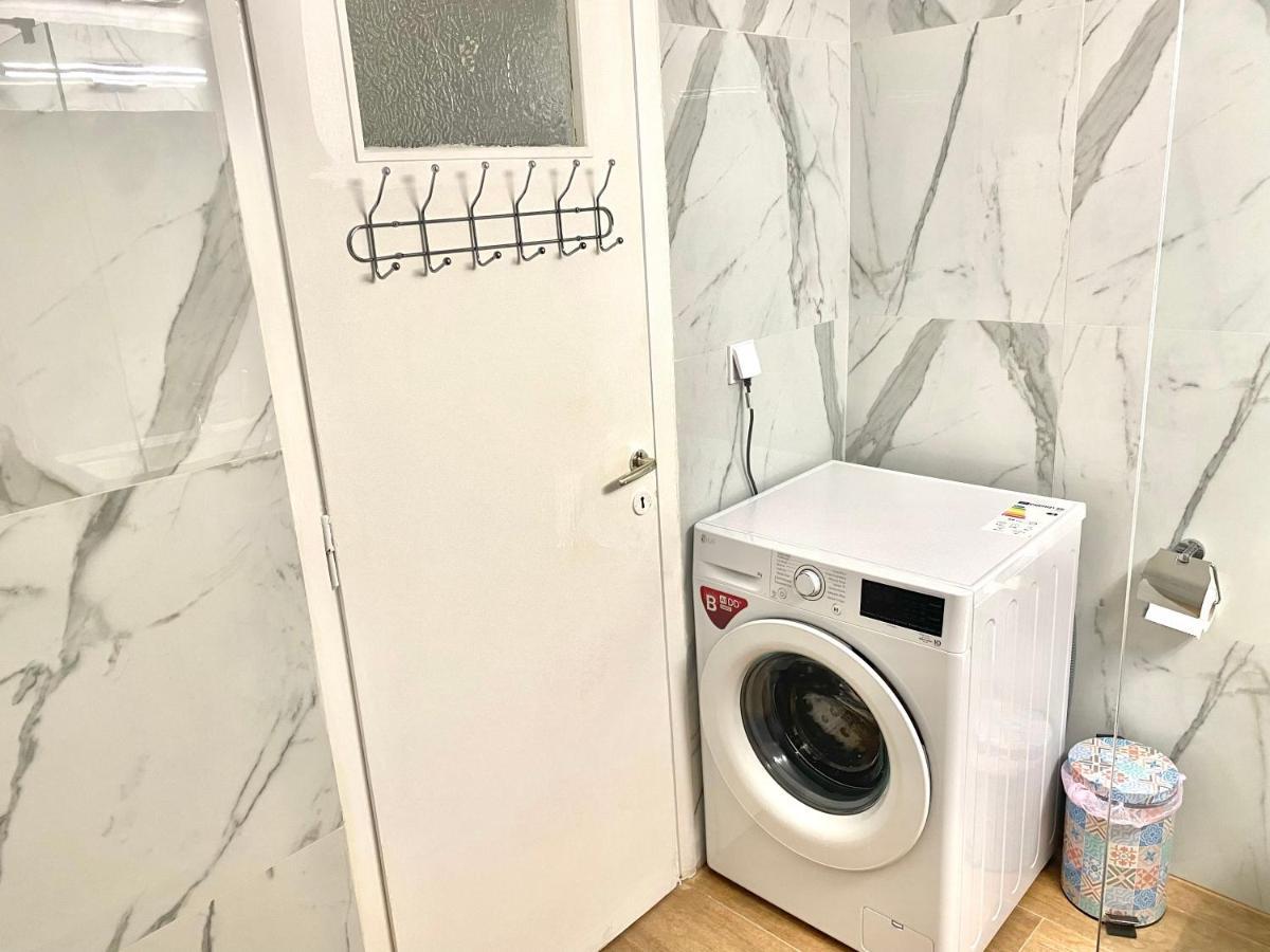 Quiet Near Subway And Acropolis 2 Bedrooms Apt Athens Ngoại thất bức ảnh